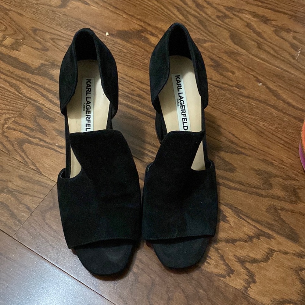 Black suede Karl lagerfeld heel